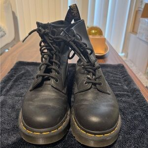 Dr. Martens 1460 Pascal black leather boots